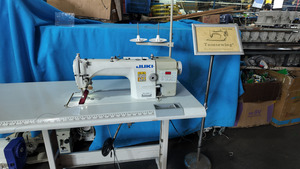 จักรเย็บผ้ามือสองญี่ปุ่น Juki DDL-8700B-7 ราคาพร้อมอุปกรณ์ตัดด้ายอัตโนมัติ ตัวยกเท้า เครื่องจักรอุตสาหกรรมสำหรับเสื้อผ้าและสิ่งทอ - Product Image 1