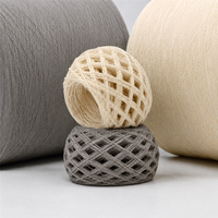 Fil à filer à la main 100 % coton 32S/2 peigné à haute uniformité avec traitement anti-boulochage pour le tricot circulaire et le tissage à grande vitesse