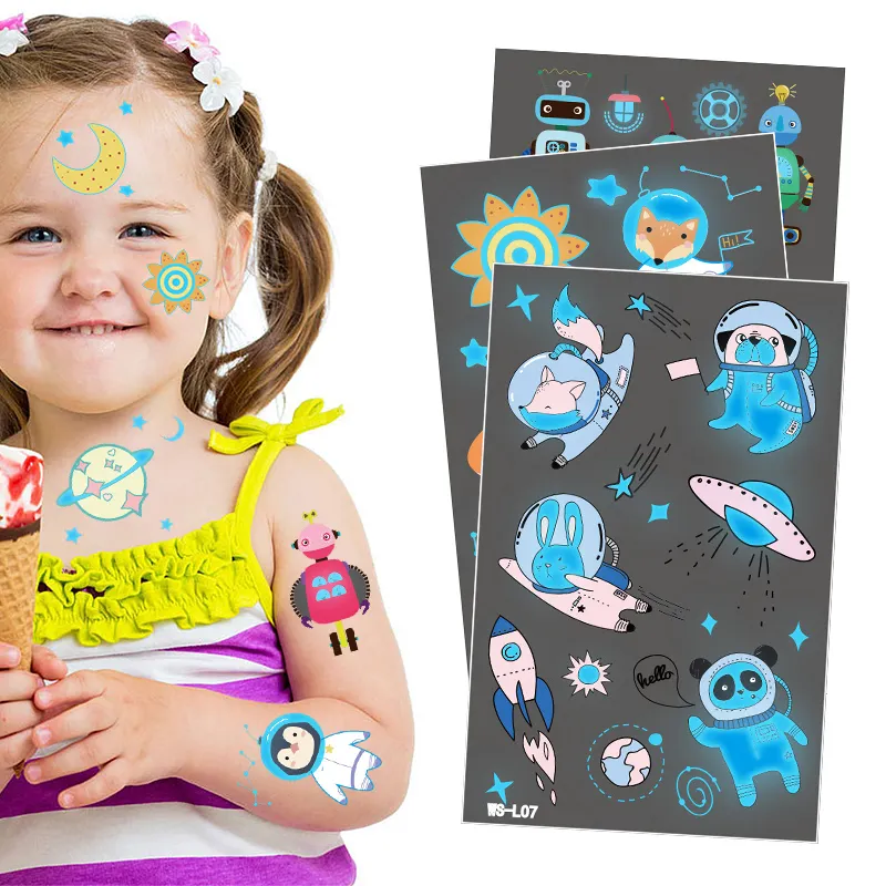 Enfants personnalisés lumineux bleu lueur dans le noir tatouage enfants mignon baleine motif sirènes espace étoile autocollants de tatouage temporaires