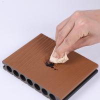 Planches de terrasse extérieures en WPC LINGCHUANG modernes, carrées, durables, écologiques, résistantes aux UV, imperméables, ignifuges 3D - Vente en gros