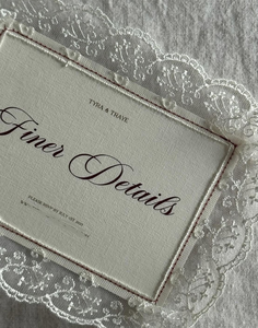 Invitaciones de Boda y Tarjetas de Reserva de Fecha Personalizadas con Detalles de Encaje de Inspiración Vintage para Novias 2026 - Product Image 6