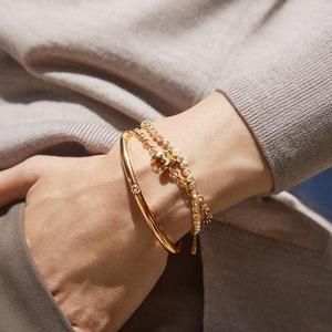 Có Thể Điều Chỉnh 18K Mạ Vàng Chữ Thép Không Gỉ Thời Trang Sang Trọng Vòng Đeo Tay Cho Phụ Nữ - Product Image 5