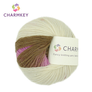 Charmkey Prix bas Fil de <span class=keywords><strong>laine</strong></span> de cachemire feutré naturel pur 100% teint en gros en Chine pour le crochet - Product Image 6