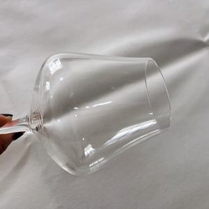 كأس نبيذ أحمر رفيع للغاية مصنوع يدويًا بتصميم عصري متكامل لتجربة النبيذ في المطاعم - Product Image 6