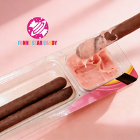 Biscuits à tremper en gros, en forme de bâtonnets, pour collation décontractée, avec sauce au chocolat, au lait, à la crème de fraise et au chocolat