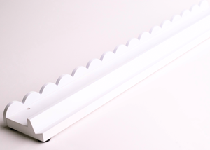 رفوف خشبية ملونة مطبوعة حسب الطلب مع حامل ماجونغ من خشب الصنوبر بمدافع سكالوب على شكل لوح - Product Image 3