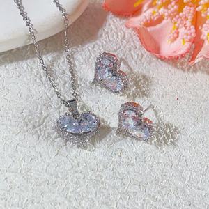 Ensemble de bijoux de mode en acier inoxydable Zircon perle coeur pendentif collier et boucles d'oreilles pour cadeau de saint valentin - Product Image 2