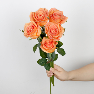 Rosas Artificiales de PU en Tonos de Ensueño al por Mayor con Tacto Real y Soporte para Colores Personalizados, Perfectas para Decoración de Bodas y Hogar - Product Image 4