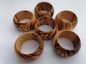 Porte-serviettes en bois fait main de qualité supérieure pour table à manger, décoration rustique réutilisable pour mariage et fête, disponible à la vente - Product Image 4