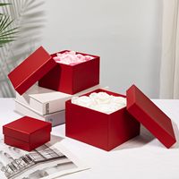 Kotak Hadiah Portabel Kaku Merah Berkualitas Tinggi dengan Laminasi Mengkilap, Kotak Bunga Persegi dengan Tutup dan Alas untuk Kemasan Premium.