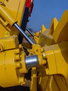 Bulldozer sur chenilles Shantui SD22 2022 d'occasion, équipement de terrassement et de construction avec moteur et boîte de vitesses, capacité de bulldozing de 6,4 m - Product Image 6