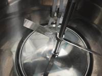 Machine de remplissage de bougies semi-automatique à double tête pour produits chimiques quotidiens, cosmétiques, parfums, aromathérapie et cire de soja