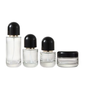 Flacon vaporisateur de lotion <span class=keywords><strong>Essece</strong></span> en verre transparent de 30ml 50ml 100ml 120ml 150ml pour emballage cosmétique de soins de la peau avec logo personnalisé - Product Image 1