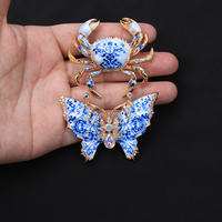 Bros Pin Hiasan Hewan Berlapis Emas, Porselen Biru Putih, Enamel, dan Berlian Imitasi: Naga, Burung Kolibri, Kupu-kupu, Kepiting, Katak, Lumba-lumba, Kumbang
