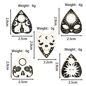 Pins de esmalte de gato gótico, sol y luna, juego de broches de metal de brujería, insignias personalizadas para mochila y sombrero, decoración de Halloween al por mayor - Product Image 3