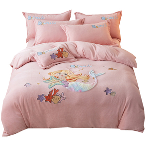 Nuovo Set di asciugamani ricamati floreali con Design a cartoni animati <span class=keywords><strong>copripiumino</strong></span> a quattro pezzi in <span class=keywords><strong>flanella</strong></span> di latte 3D per bambini per alberghi - Product Image 3