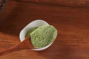 Premium Doğal Yeşil Ispanak Tozu - Hamur İşleri ve Demir İçerikli Sağlıklı İçecekler İçin - Product Image 3