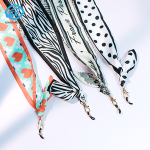 Cadena de <span class=keywords><strong>gafas</strong></span> de metal de nueva moda elegante para <span class=keywords><strong>mujer</strong></span> Diseño antideslizante simple y elegante - Product Image 3