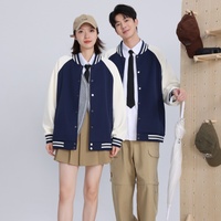 Veste de baseball confortable et ample, 320 g/m², avec logo personnalisé OEM, blocs de couleur et boutons aux épaules, style sportif
