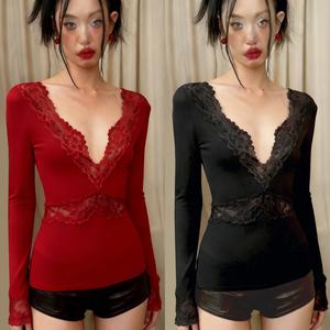 T-shirt à manches longues à col en V avec dentelle, découpe en dentelle sous le buste, design personnalisé, coupe ajustée, sexy, décontracté, couche de base pour l'automne - Product Image 1