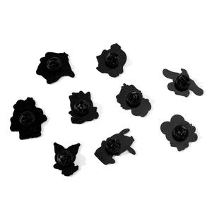 Sanrioes Kuromi Edición Especial Strawberry Kitty, Insignias de Dibujos Animados Bonitas, Botones, Broches y Pines de Esmalte Duro de 1.2 pulgadas para Solapa de Camisa de Anime - Product Image 2