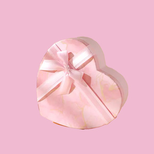 Hot bán màu hồng cao cấp lãng mạn hình trái tim hộp quà tặng với lớp phủ UV và miếng bọt biển lót hàng loạt tùy biến - Product Image 1