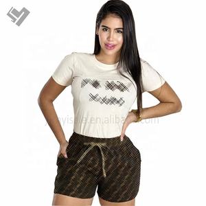 ชุดเซ็ตเสื้อแขนสั้นและกางเกงขาสั้นลายพิมพ์ดีไซเนอร์สุดหรูสำหรับผู้หญิง ฤดูร้อนปี 2025 แบรนด์ดัง ชุดลำลอง 2 ชิ้น - Product Image 4