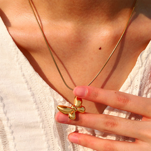 Collares con colgante de mariposa grande de acero inoxidable para mujer, accesorios PVD impermeables de moda de 18K en el cuello, joyería femenina de moda - Product Image 2