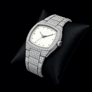 Reloj Tonneau de Lujo en Acero Inoxidable con Esfera Blanca y Diamantes Incrustados, Reloj de Moda con Diamantes Brillantes, Estilo Moderno - Product Image 1