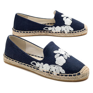 Mocassins en lin respirant pour femmes avec broderie florale, chaussures décontractées à enfiler pour le quotidien, les trajets et les vacances, chaussures pour femmes - Product Image 3