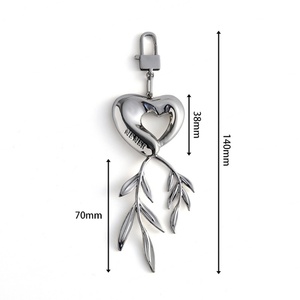 Regalo Romántico para el Día de San Valentín, Llavero de Metal Único con Diseño Creativo en Forma de Corazón - Product Image 2