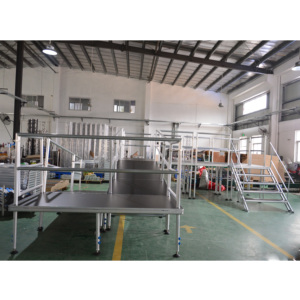 Plataforma de Escenario Portátil de Aluminio de 4x4 pies, Fácil de Montar, Superficie Antideslizante, No Requiere Electricidad para Eventos - Product Image 2