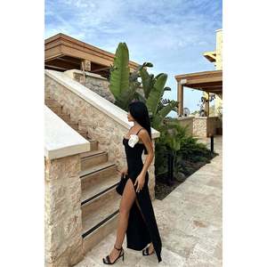 Robe de mariée Sandra Rose en satin noir, style sirène moderne, col montant, longue, plissée, matériaux personnalisables, grandes tailles, longueur ras du sol - Product Image 4