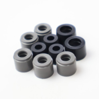 Service de moulage et de fabrication sur mesure de bouchons, joints et passe-fils en caoutchouc silicone pour l'automobile et le secteur médical