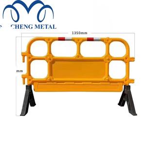 Barrera de control de multitudes portátil Alquiler y alquiler de cercas temporales de plástico PVC Barreras de tráfico Valla - Product Image 2