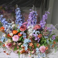 Kunstmatige multicolor handgemaakte bloemstukken voor bruiloft, feest of tafeldecoratie