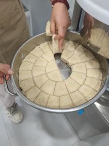 Diviseur de pâte électrique de haute qualité, 36 pièces, utilisé pour la fabrication de <span class=keywords><strong>pain</strong></span>, machines de boulangerie, plage de poids 30g-180g, facile à utiliser - Product Image 5