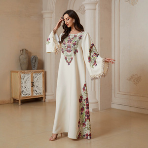 <span class=keywords><strong>Abaya</strong></span> OEM/ODM transfrontalière à col en V avec motif imprimé, robe longue de style Golfe de haute qualité, robe longue à motif floral, style Dubaï - Product Image 3