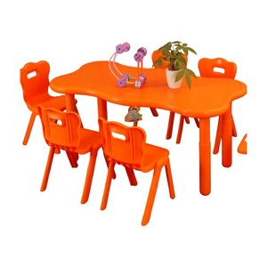 Ensemble de chaises et de tables pour la maternelle Tables pour enfants pour la maternelle Tables et chaises pour la maternelle Mobilier préscolaire - Product Image 1