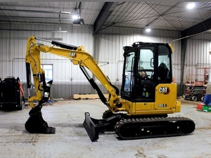 รถขุดขนาดเล็ก CAT 303.5CR มือสอง 3.5 ตัน ยี่ห้อแคตเตอร์พิลลาร์ แบบไฮดรอลิก สำหรับงานก่อสร้าง ฟาร์ม และสวน - Product Image 4