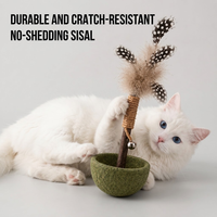 Jouet pour chat en plumes naturelles avec clochette et griffoir en sisal pour chats d'intérieur