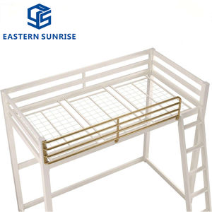 Modern stalen loftbed in crèmewit met opbergruimte voor gebruik in een studentenhuis/appartement - Product Image 3