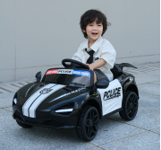 子供のためのスタイリッシュで耐久性のある電気ライドオン警察車4輪プラスチックおもちゃバッテリー電源付きホイールで楽しい - Product Image 3
