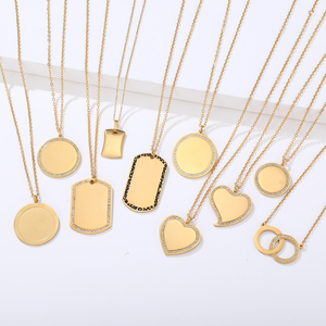 Vendita calda 18K PVD oro placcato in acciaio inossidabile cerchio collana ciondolo Custom Laser Logo inciso <span class=keywords><strong>nome</strong></span> bianco Design alla moda - Product Image 4