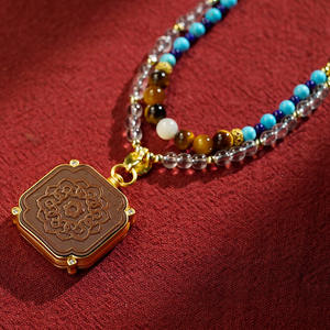 Colgante Thangka de Cobre Hecho a Mano con Diseño de Tara Verde y Montaña Wutai de Manjushri - Product Image 2