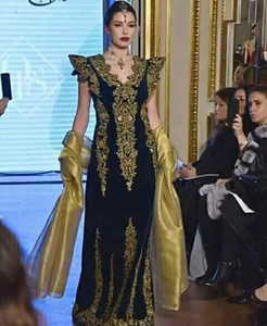 Magnifique soirée ATIYA LIBAS Lehenga Choli avec broderie lourde en acétate - Product Image 3