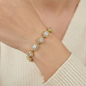 กำไลข้อมือสแตนเลส กำไลข้อมือประดับจี้ เครื่องประดับทอง 18k รูปหัวใจ 3 มิติ ประดับเพชรซิคอน กำไลข้อมือแฟชั่นสำหรับผู้หญิงแบบเทนนิส - Product Image 4