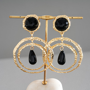 Boucles d'oreilles clous en résine en forme de cercle gothique dark metal, hypoallergéniques, avec aiguille en argent, style punk, surdimensionnées, pour femme, bijoux quotidiens et de fête - Product Image 4