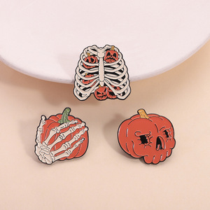 Thấp moq Halloween Vui đáng sợ dễ thương phim hoạt hình huy hiệu thủ công kim loại nhuộm đen mềm men pins trong kho - Product Image 5
