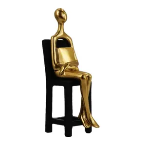 تمثال ذهبي صغير للمفكر من الراتنج ديكور جميل حديث تماثيل قابلة للجمع لغرف المعيشة وأرفف المكاتب